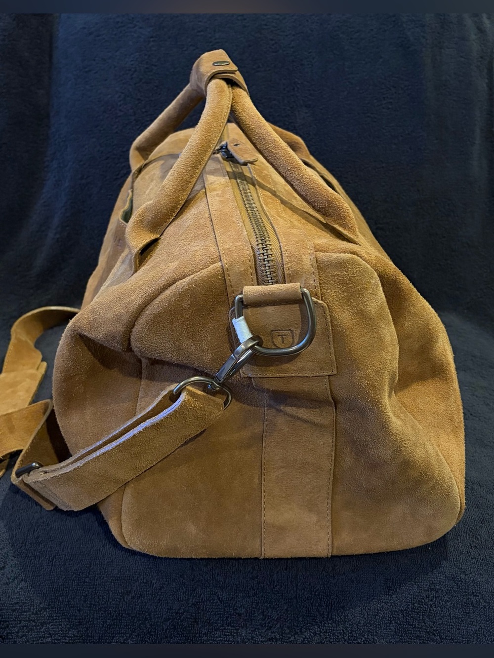 Tecovas Weekender Tan Suede Leather Medium Duffle Bag - Picture 8 of 8